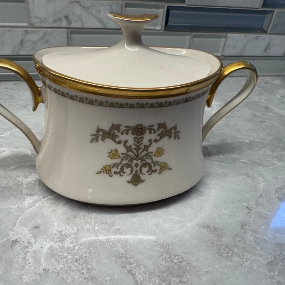 Lenox Castle Garden Bone China Dinnerware SUGAR & CREAMER SET Floral Gold Trim - Picture 4 of 9